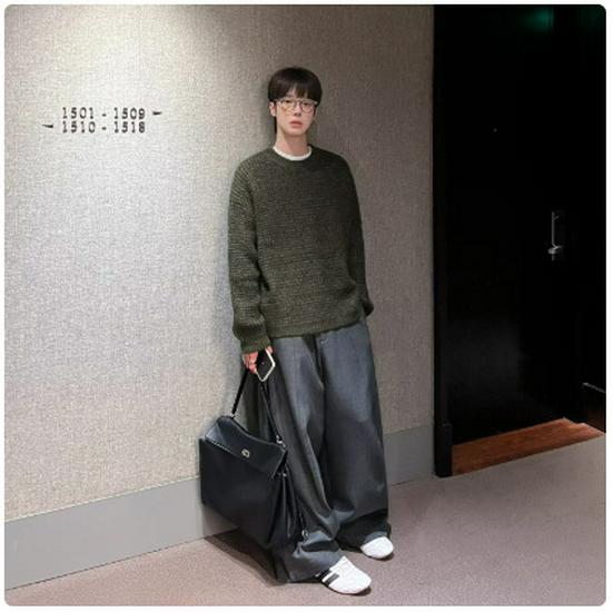 Men's Retro Round Neck Ribbed Knit Sweater - Autumn/Winter Loose Casual Pullover