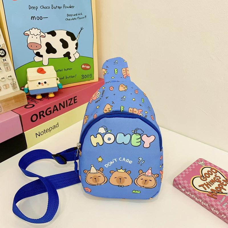 Kreslená kapybara taška přes rameno Roztomilá taška s panenkou Multifunkční úložná taška Kawaii kapybara náprsní taška Módní taška přes rameno Dárky