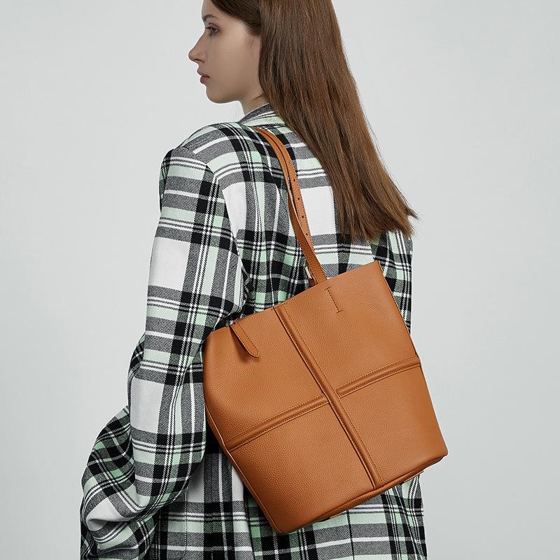 First Layer Cowhide Single Shoulder Mother Child Bag Can Be Slanted. New Genuine Leather Retro Commuter Light Luxury Tote Women's Bag