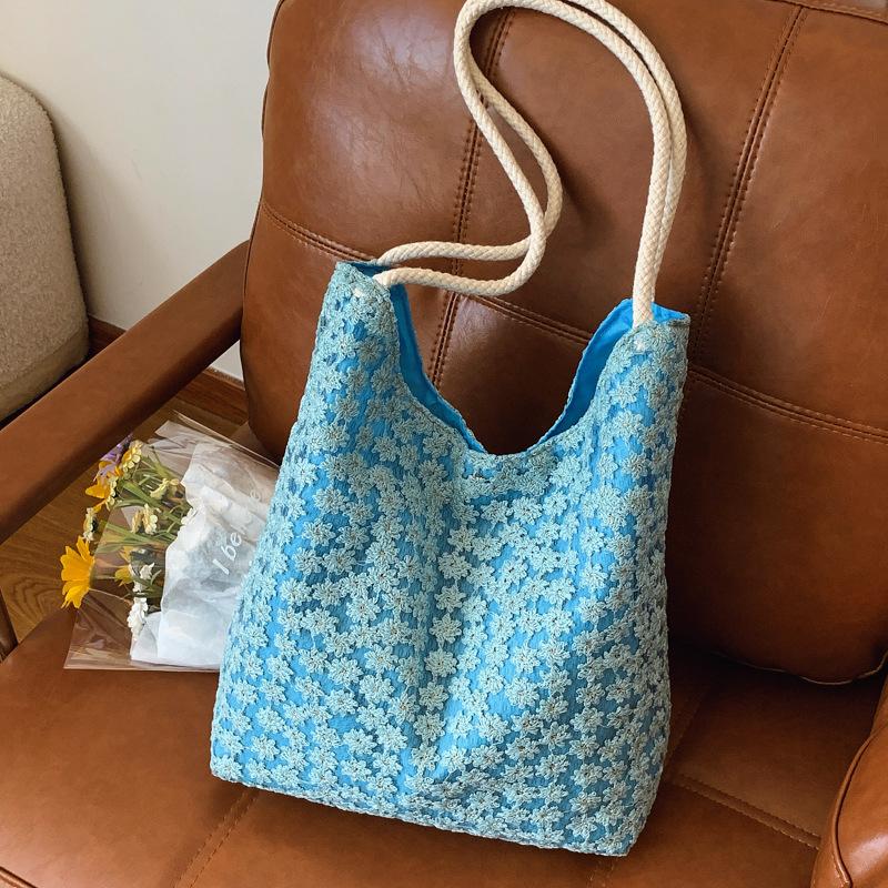 2025 New Elegant Flower Shoulder Bag Large Capacity Underarm Bag Women's Bag Student Canvas Commuter
