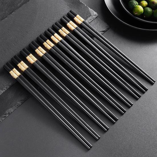 10 Pairs Plastic Chopsticks Black Gold Non-Slip Grip Micro-Tip Design Chopsticks Ergonomic Cylindrical Sushi Sticks for Chinese Japanese Food Elegant