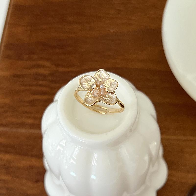 

Elegant Floral Lightweight Ring For Women With Sparkling Rainbow And Pink Diamonds Perfect For Fashion And Casual Outfits J3853