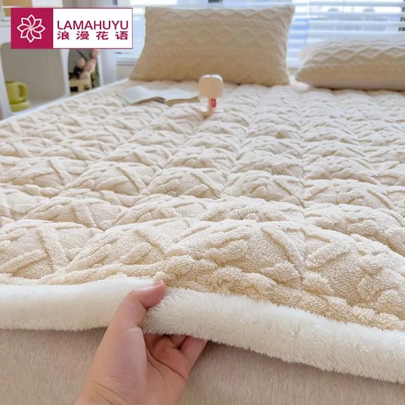 Warm Thicken Flannel Mattress Toppers Home Dormitory Soft Foldable Queen Bed Sheet Quilted Thin Tatami Mat Mattress Cover