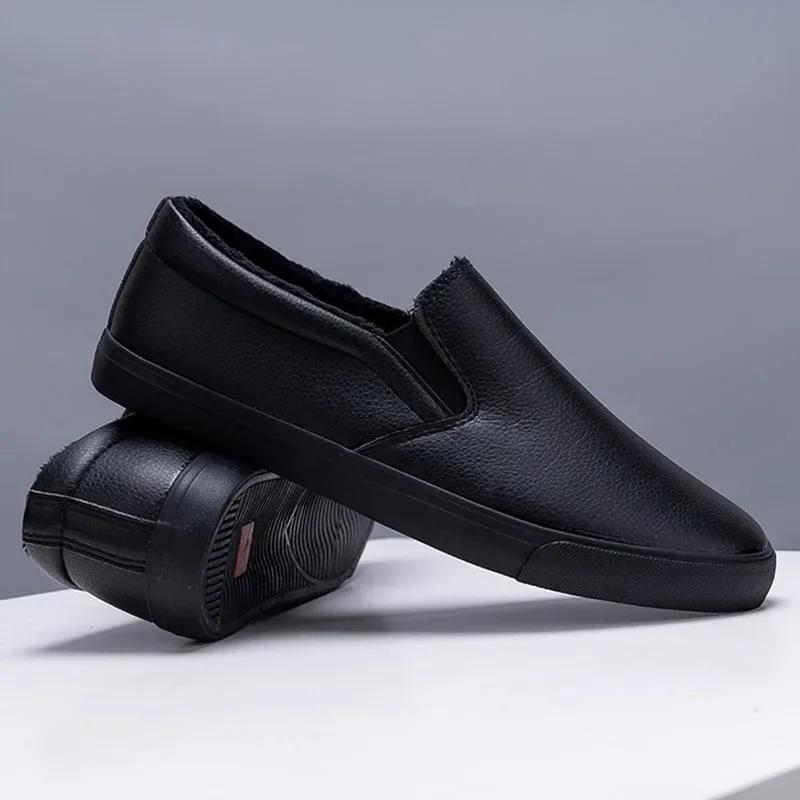 New 2025 Winter Shoes Men Loafers Soft All Black Shoes Warm Plush Flat Mens Casual Shoes Slip-on Male Footwear A4040