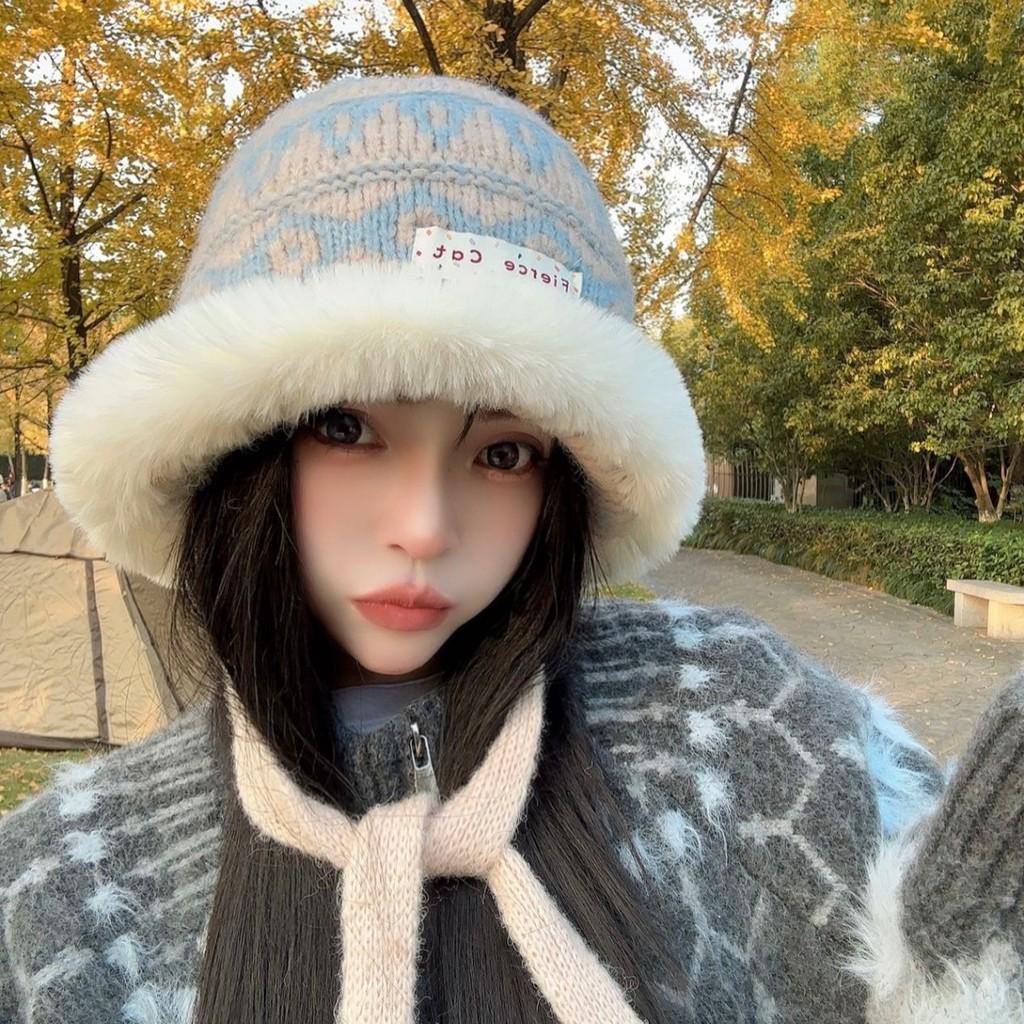 Classic Knit Hat Winter Warmth With Ear Coverage For Womens Outdoor Activities бежевый