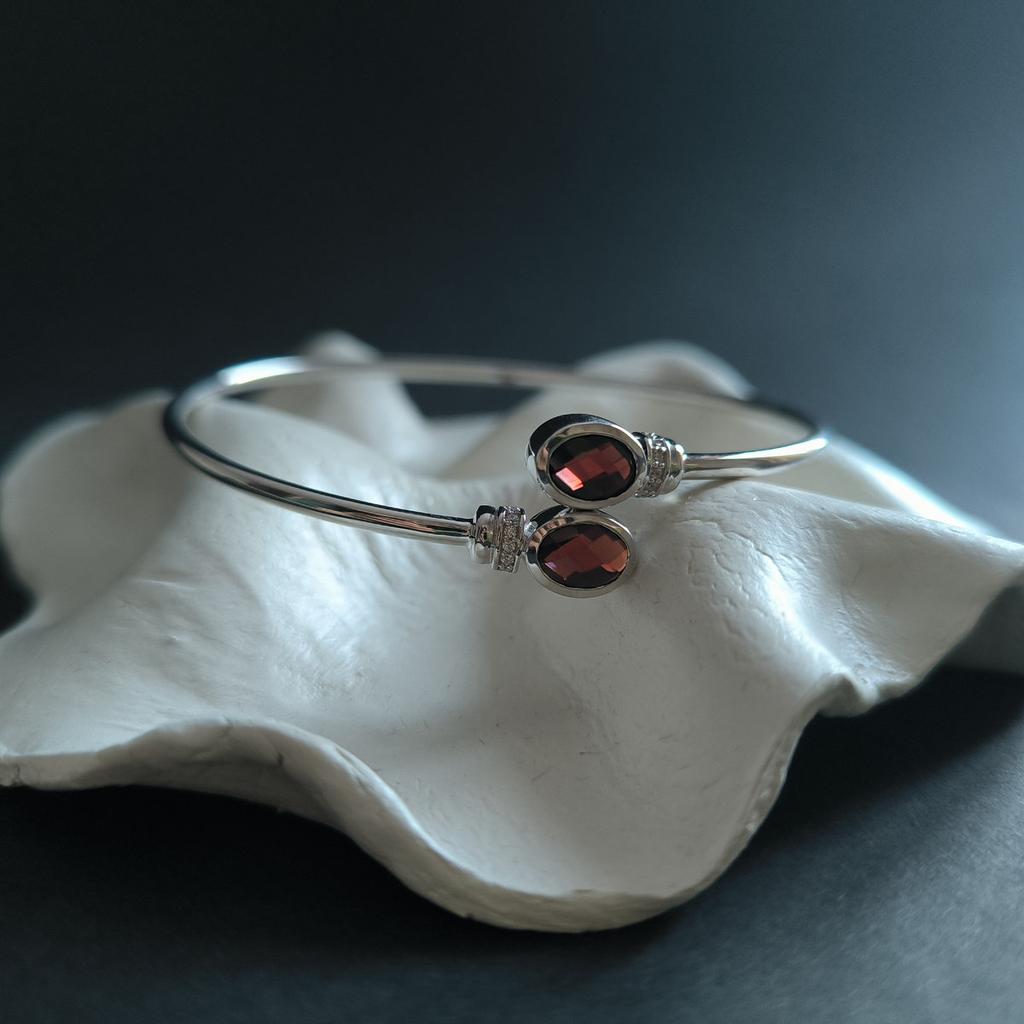 Silver Bracelet with Natural Garnet 2.862ct, Cubic Zirconia, Item Weight 8.48 G (2206736)