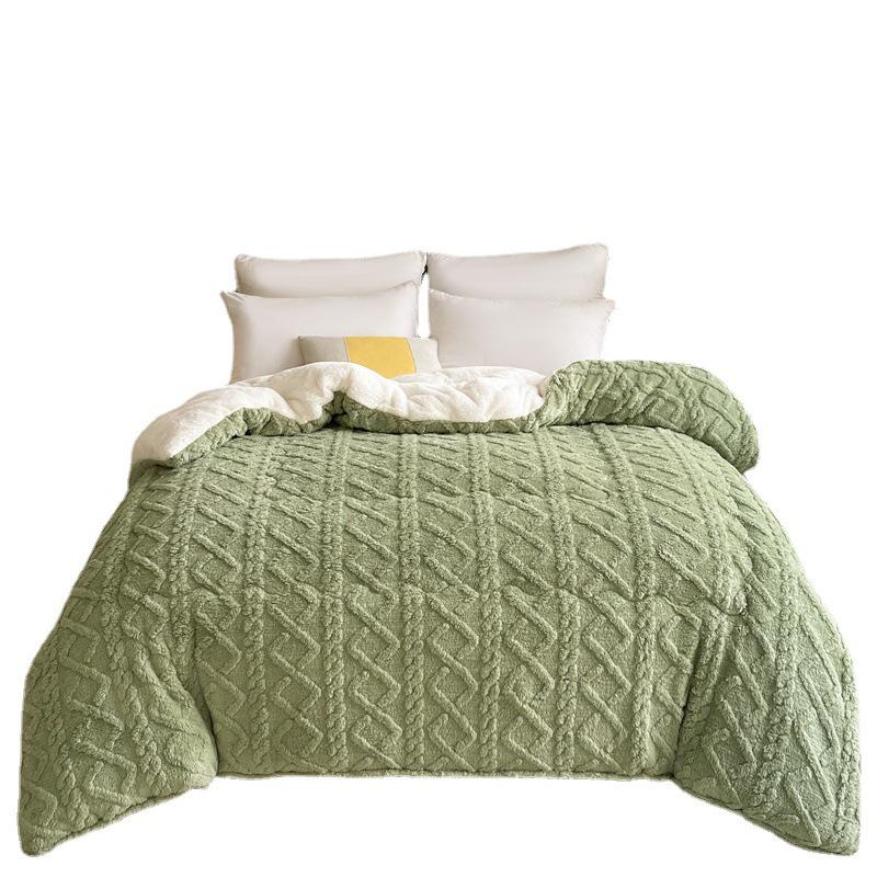 Thickened Lambswool & Milk Velvet Quilt - Cozy Winter & Versatile Spring/Fall Blanket for Twin or Dorm Use