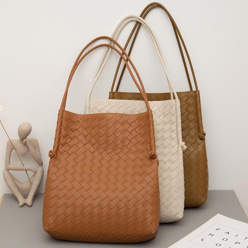 Cowhide woven bag women's new Korean version trendy shoulder fashionable versatile large-capacity underarm leather women's bag
