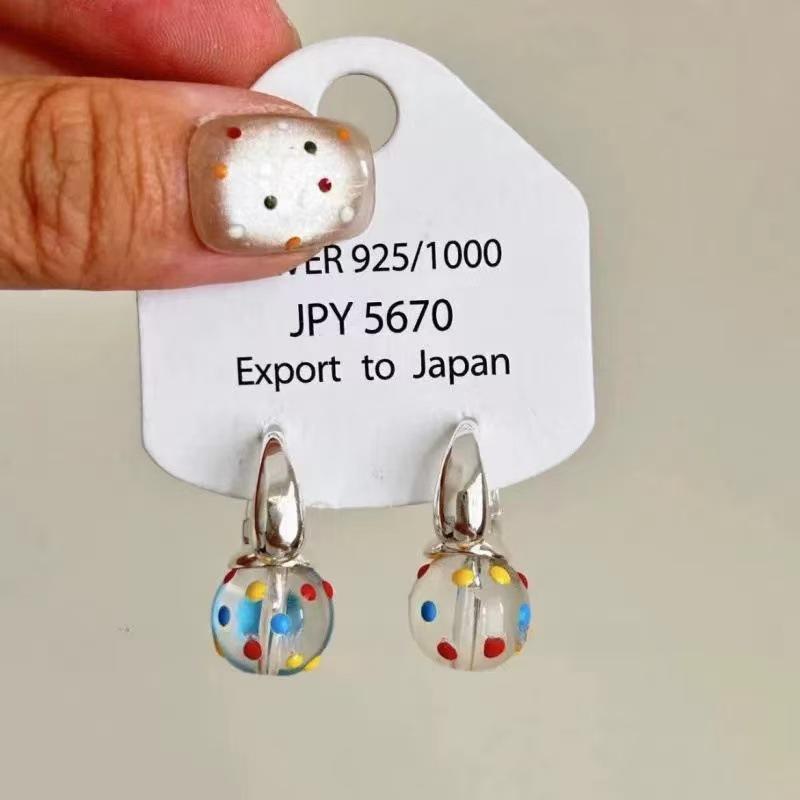 Simple and Retro Mint Manbo Small Fish-shaped Button Earrings, Creating A Cool and Fashionable, Unique and Versatile Style of Earrings.
