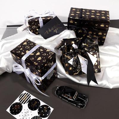 Confezionare regali – Carta da regalo