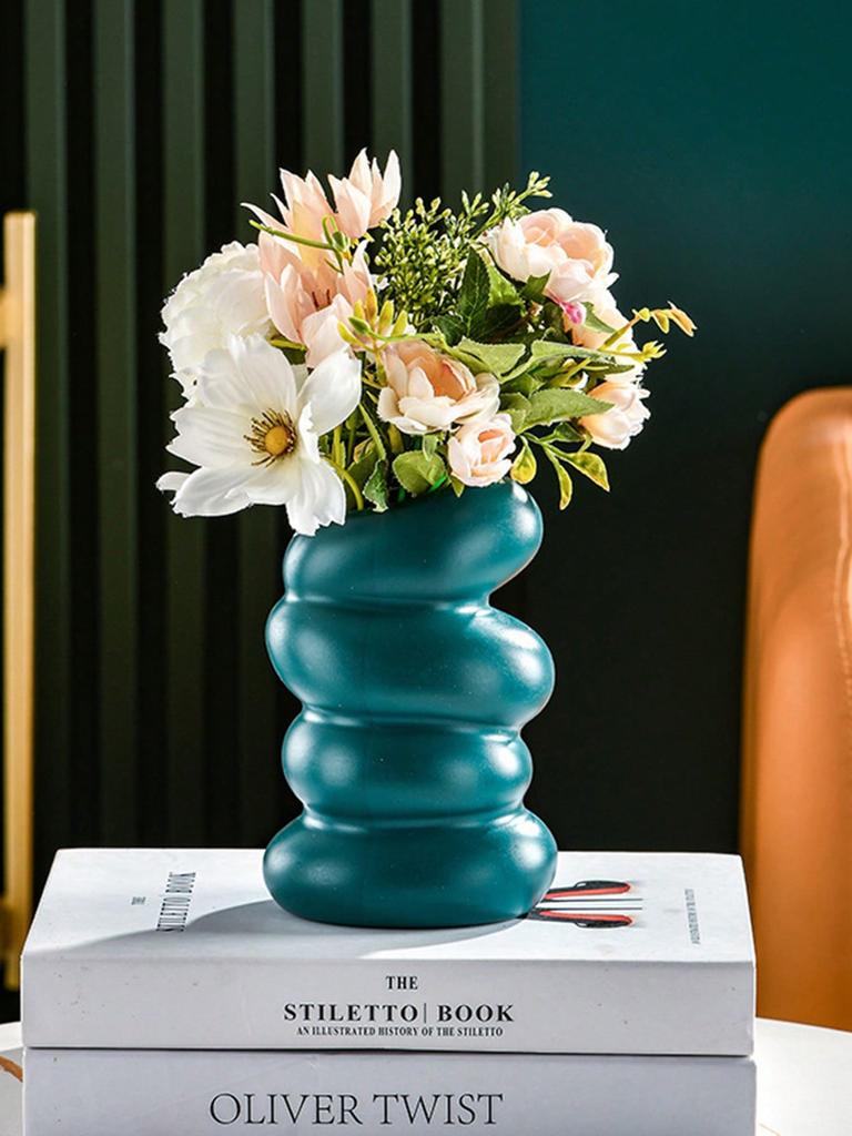 Plastic spiral vase, Nordic style creative flower arrangement, container decoration, dry and wet vase, imitation glaze.