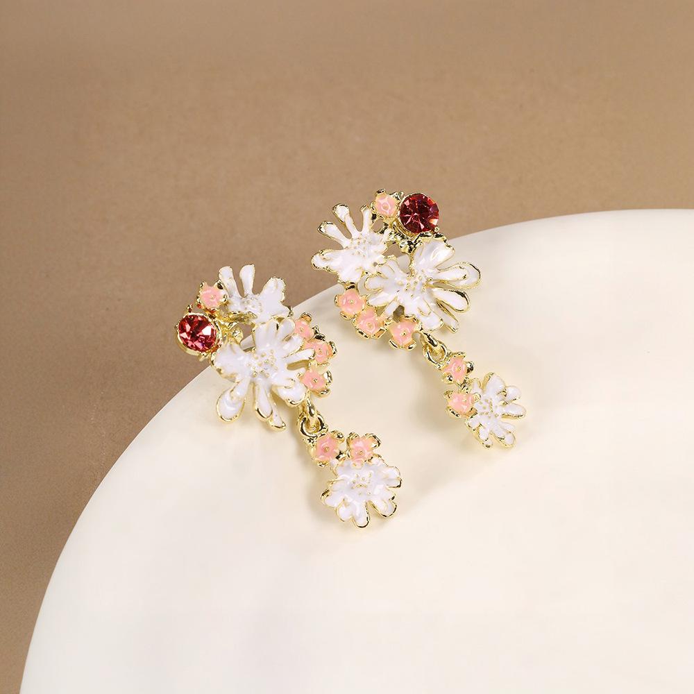 French Sweet Wind Colorful Multi-Cluster Daisy Stud Earrings Niche Design Literary Style Girl Heart Earrings