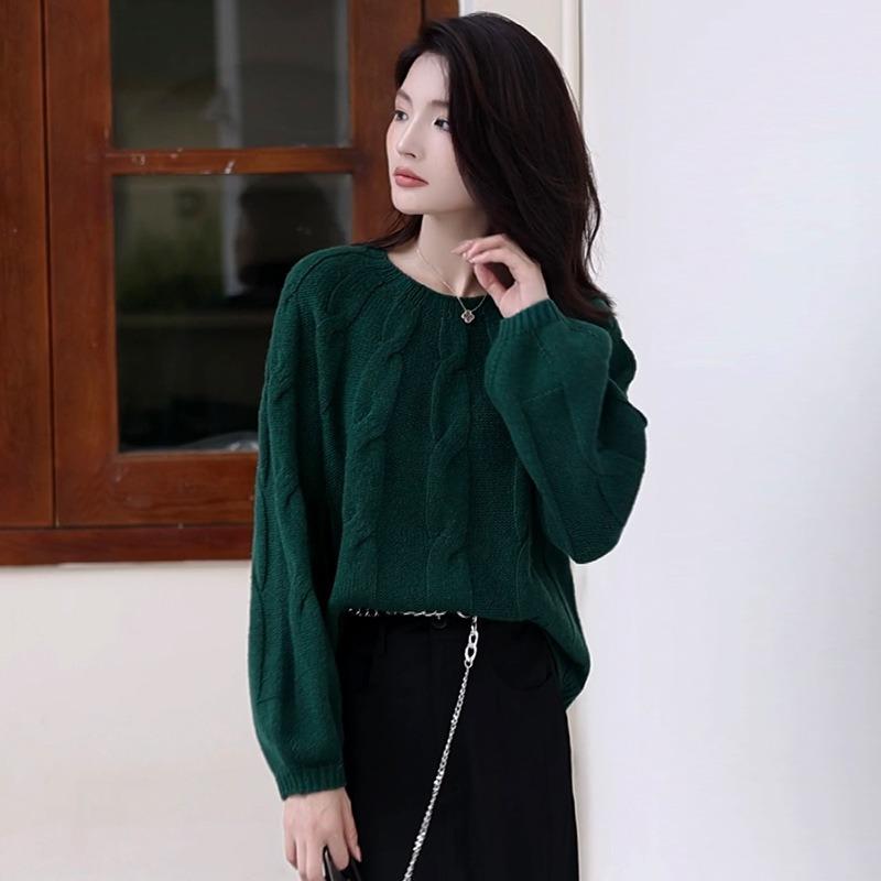 Seamless integrated pure wool sweater round neck thickened knitted sweater women's winter new loose lazy wind sweater women's coat