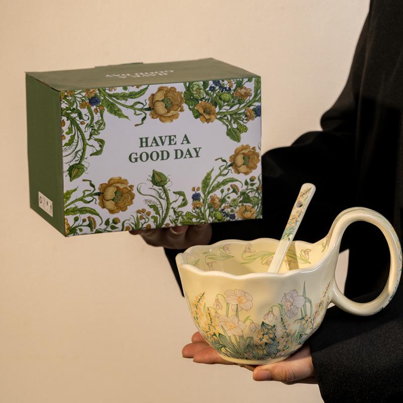 Ceramic Curved Handle Mug with Spoon and Saucer, Floral Design, Ideal for Breakfast, Oatmeal, Milk, Coffee.