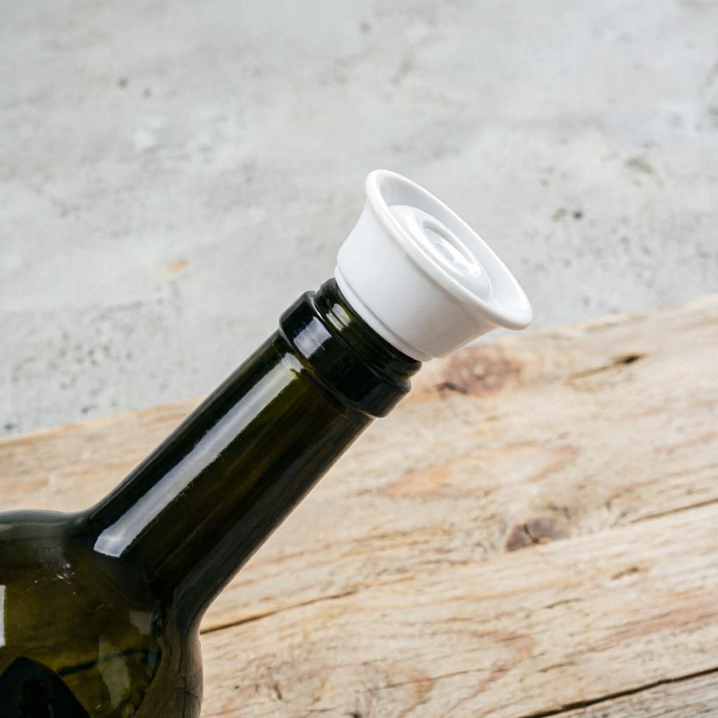 Food Grade Silicone Vacuum Wine Stopper White Reusable Sealer Accessory Pull Type for Bottle Freshness Preserver Easy Clean