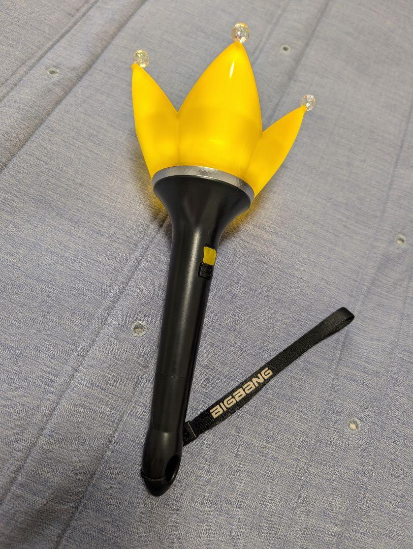 

[USED] BIGBANG Korean Light Stick with Silver Tape and Case