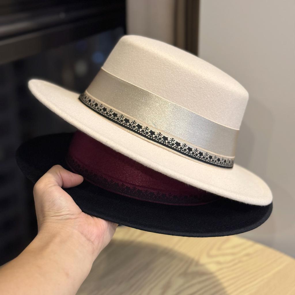 Höst- och vintergradient platt topp ullhatt för kvinnor Brittiskt mode Damers mångsidiga cylinderhatt Scenframträdande Jazzhatt för män