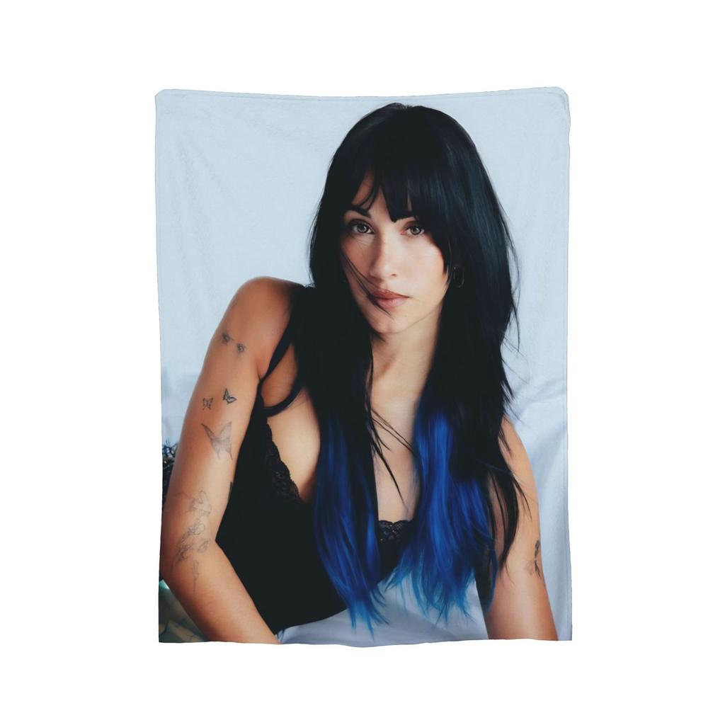 Singer Aitana Cuarto Azul Print Blanket For Men Women Soft Cozy Throw Blankets for Living Room 50x60 Inches Multiple Sizes