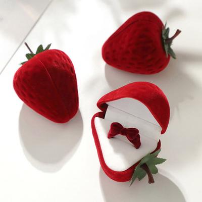 2Pcs Strawberry Ring Box Exquisite Strawberry Shaped Jewelry Storage Box Soft Lining Earring Case for Gift