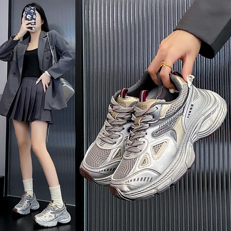 ins Korean version of the new dad shoes for women 2025 autumn student sports running shoes casual shoes platform height increase YS0809