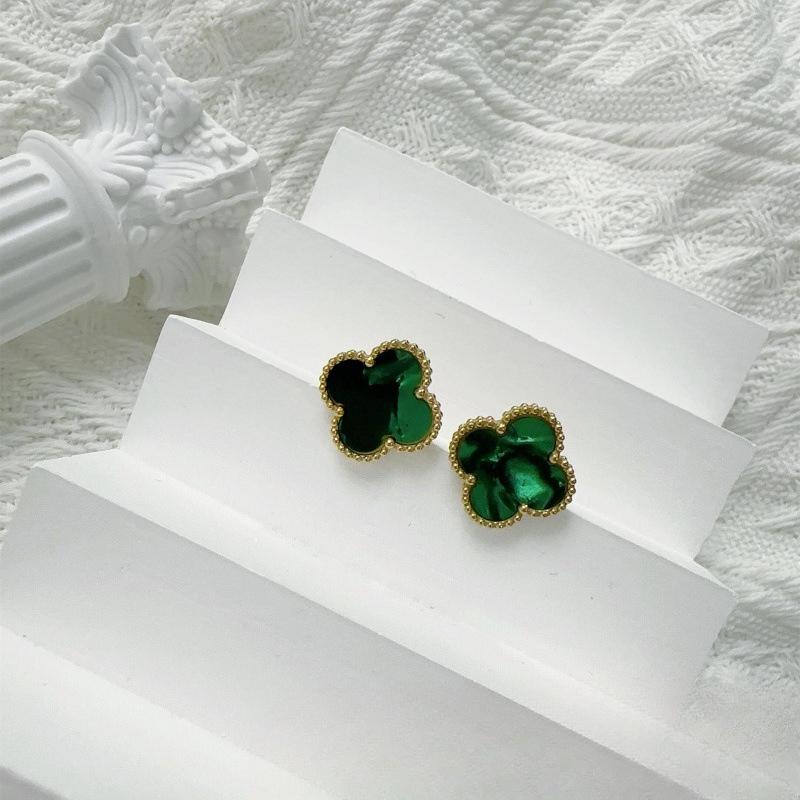 High-end 15MM Four-leaf Clover Titanium Steel Earrings Lightweight and Versatile Earrings for Women