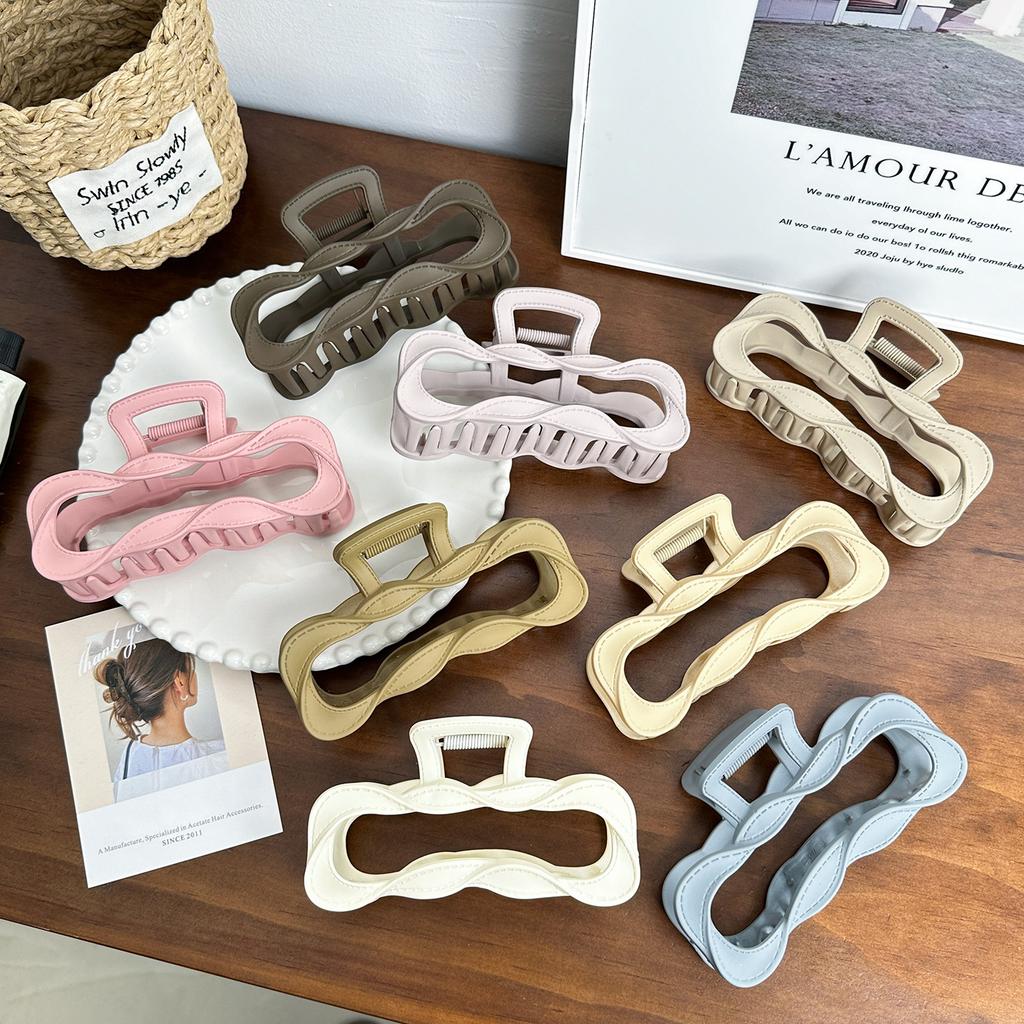Korean Style Versatile Wave Line Hair Claw Clip For Women Ideal For Daily Needs Fashion