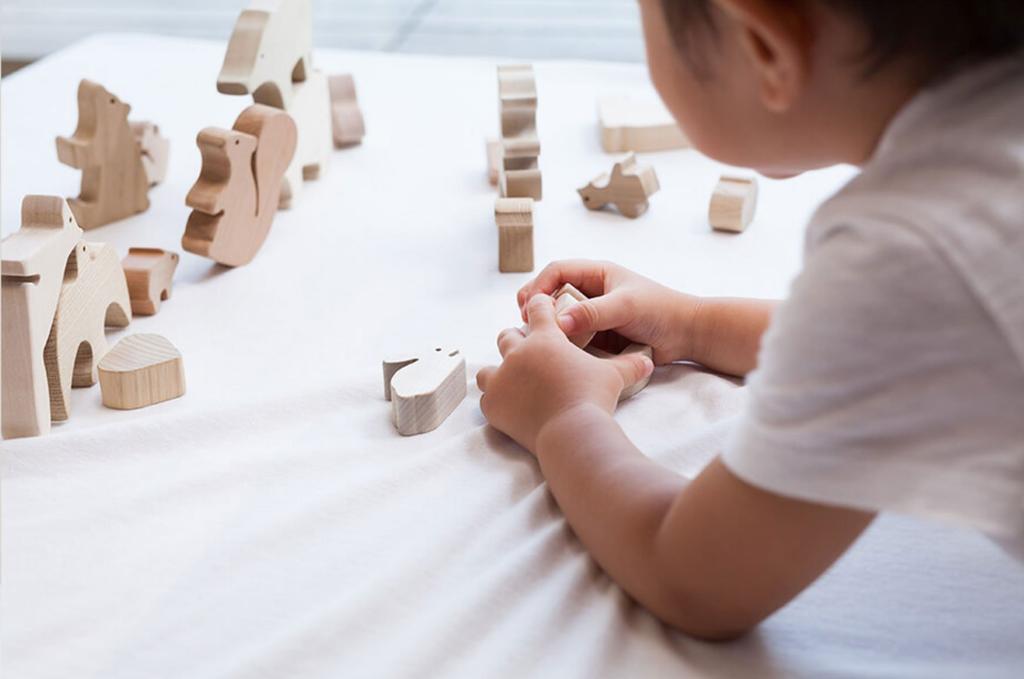 Oak Village Wooden Toys: Forest Animals, a Good Toy Selection for Playing in Nature