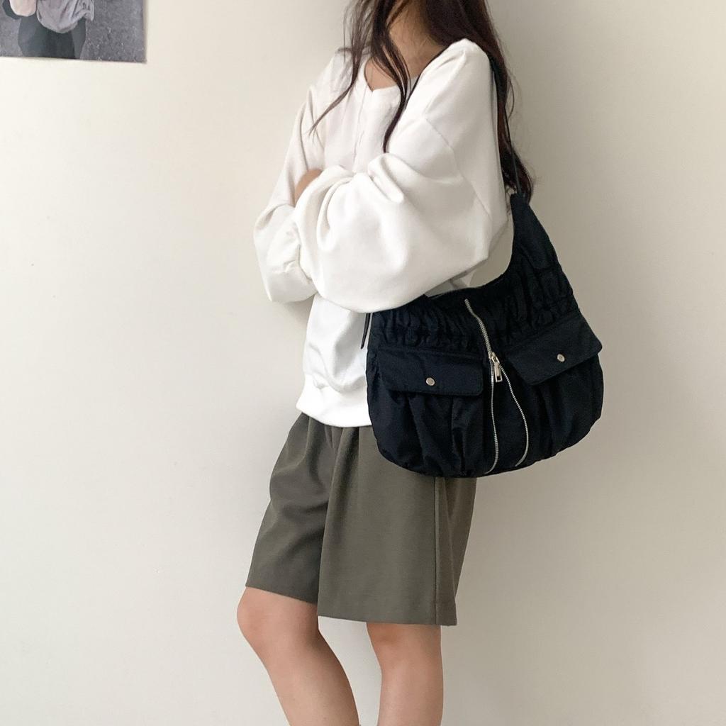 New Korean Pleated Nylon Armpit Bag with Large Capacity, Women's Waterproof Commuting Shoulder Bag