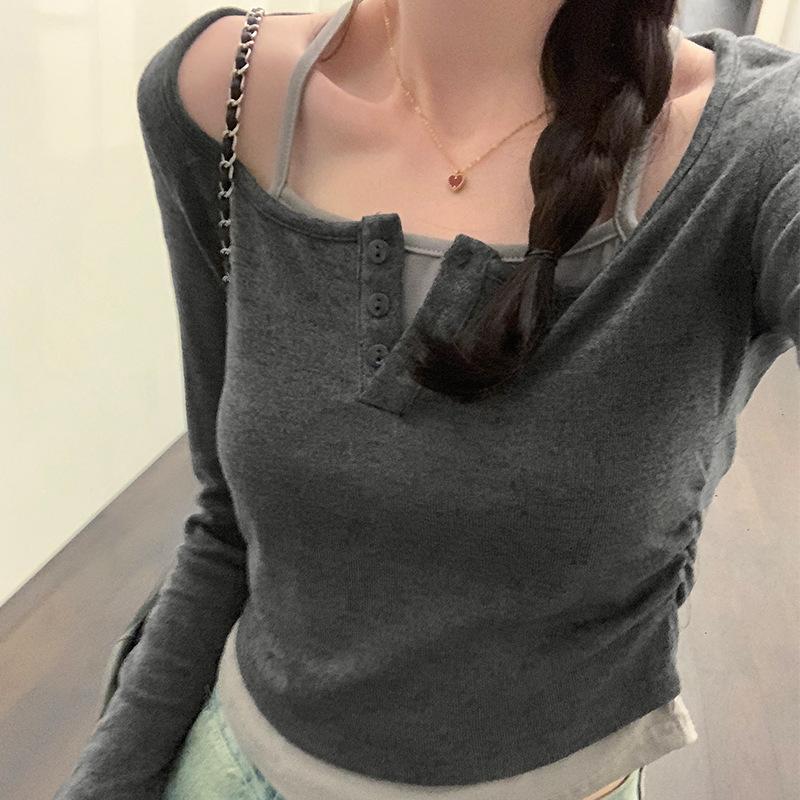 Design Niche Short Fake Two-piece Long-sleeved T-shirt for Women In Autumn and Winter New Hot Girl Slim and Chic Top Trend