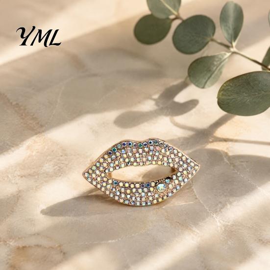Women Lapel Pins Sexy Rhinestone Lip Brooch for Women, Red Shape Pin Pin, Clothing Accessory Suits Coats Scarves Shawls Bags Daily Wear