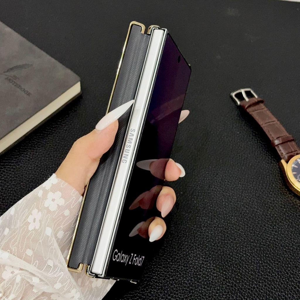 Samsung Z Fold7/6/5 Leather Drop-proof Protective Phone Case with Foldable Screen Hinge.