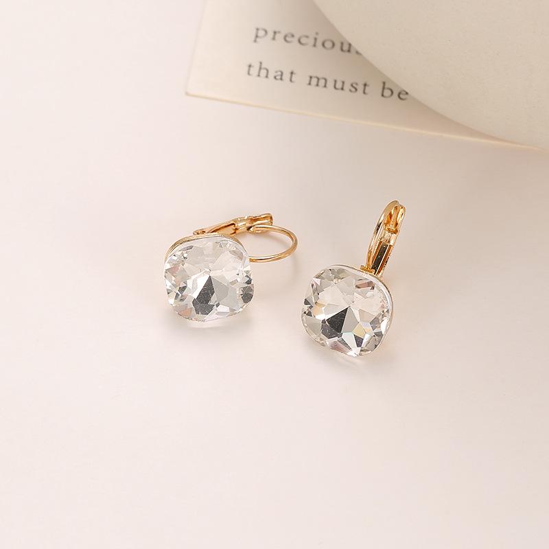 Elegant Square Crystal Stud Earrings with Zircon Ear Cuffs: A Simple Yet Luxurious Style