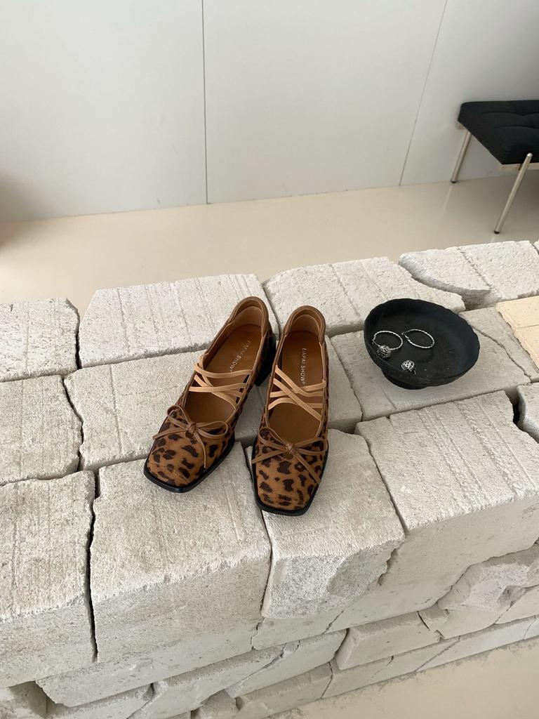 2025 Autumn New Temperament Versatile Square Head Simple Fairy Style Bow Internet Celebrity Comfortable Explosion Thick Heel Shoes