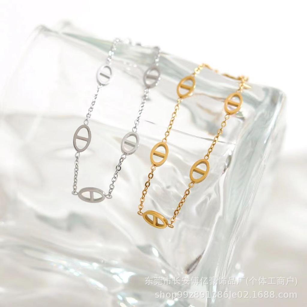 High-End Korean Style Titanium Steel Pig Nose Bracelet - Women's Fashion