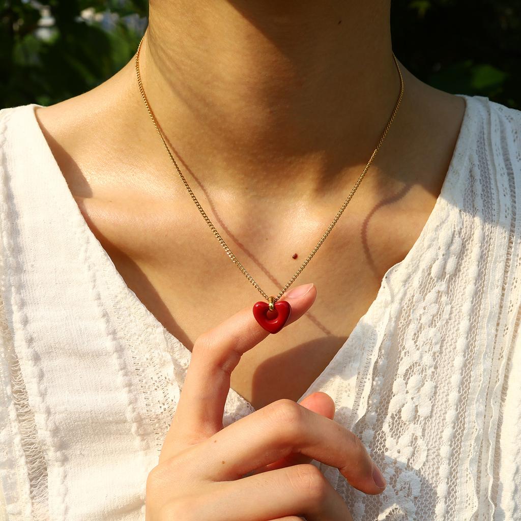 Red Zircon Simple And Versatile Titanium Steel Necklace Niche High-End Love Necklace Necklace Item Decoration