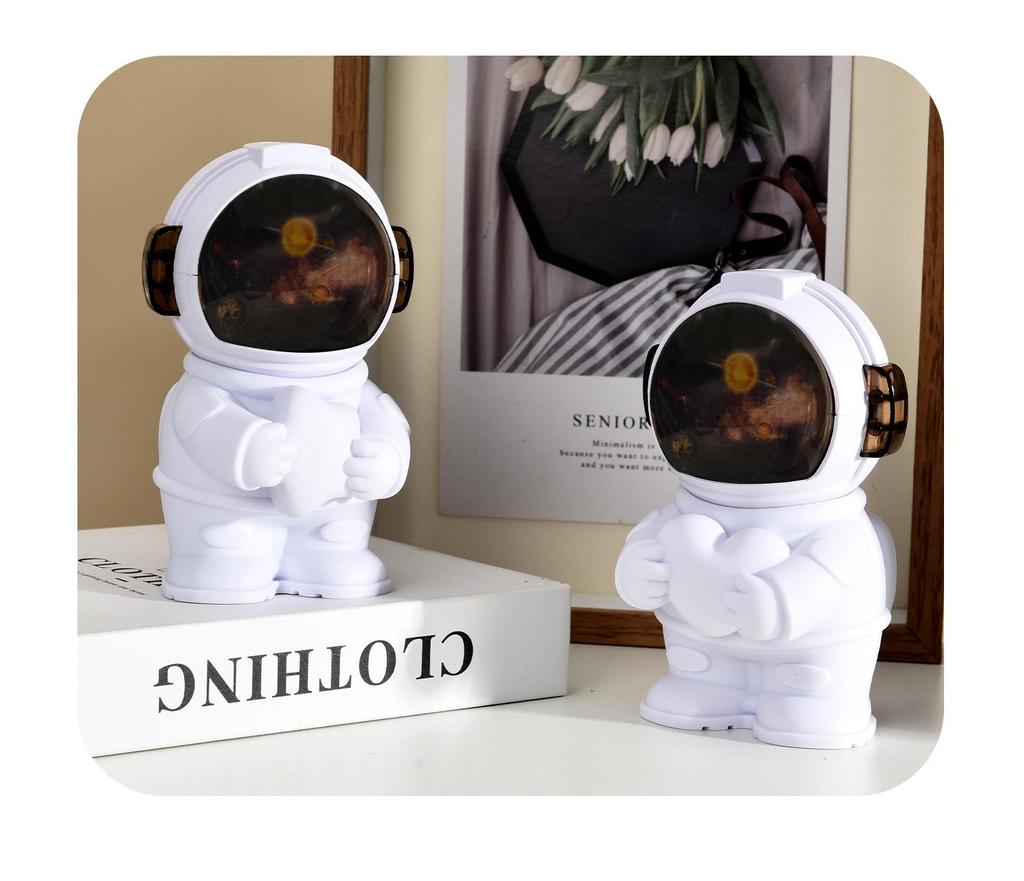 USB-Powered Astronaut Desktop Humidifier - Cute & Compact for Students