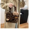 Sac bandoulière léopard, Chat fille décontractée, Sac bandoulière automne fourrure, Sac à main