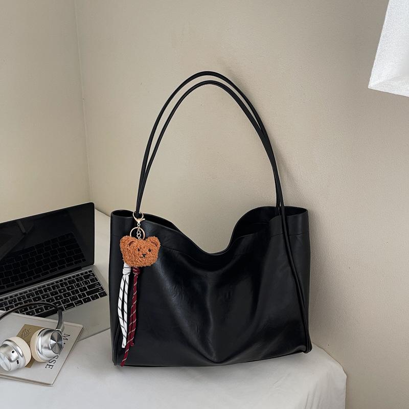 Retro fashion tote bag women's 2025 autumn new commuting large-capacity shoulder bag high-value armpit bag