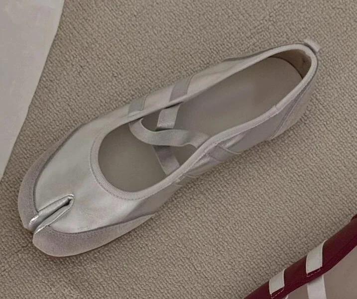 Fashion Black Silver Red Ballet Flats Trainers Women Split Toe Ballerina Tabi Walking Sneakers Woman Mary Jane Shoes Footwear Summer