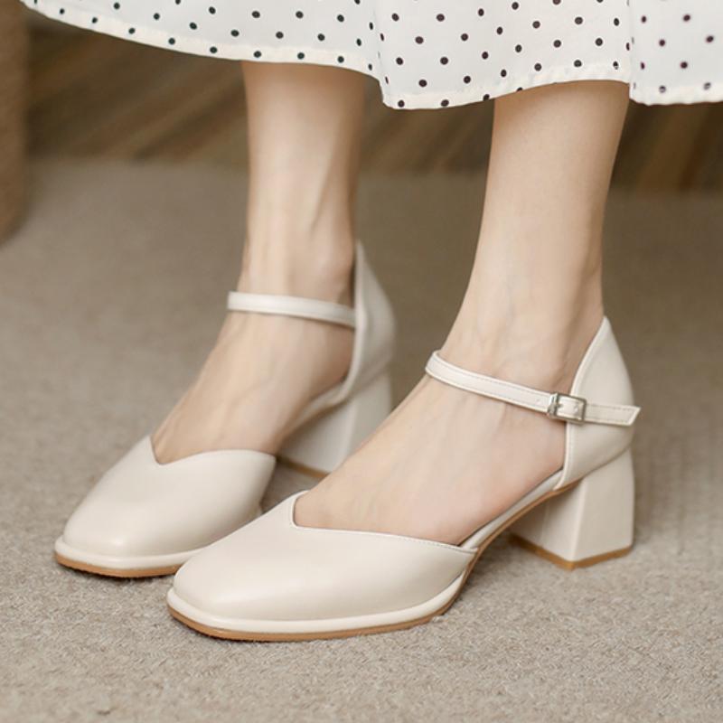 Mode Nya Trendiga Storlek Damskor Mary Jane-skor Fyrkantig tå Ihåliga sandaler Mellanhälsskor
