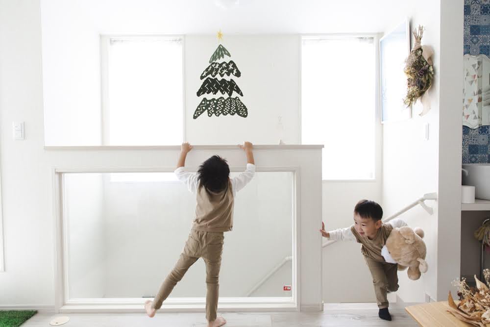 Christmas Mobile - Christmas - Inspired by a Christmas Tree. W36cm X H57cm. A Mobile Brand Born In Japan.