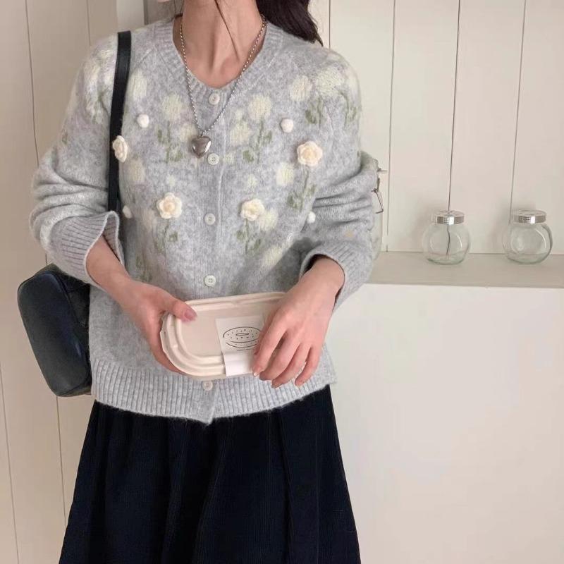 Gentle three-dimensional flower soft waxy sweater jacket women's autumn and winter new loose crew neck sweater vest knitted cardigan women