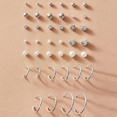 Vintage Perlen- & Zirkon-Ohrstecker-Set - 20 Paare mit klassischen Creolen-Designs
