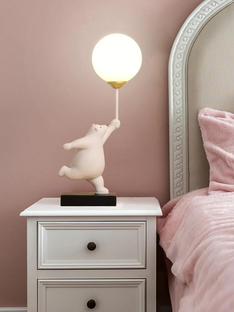 Modern Bear LED Table Lamp Art Deco Resin Desk Lamp Bedroom Lamp Creative Living Room Loft Decor Children's Room Desk Light