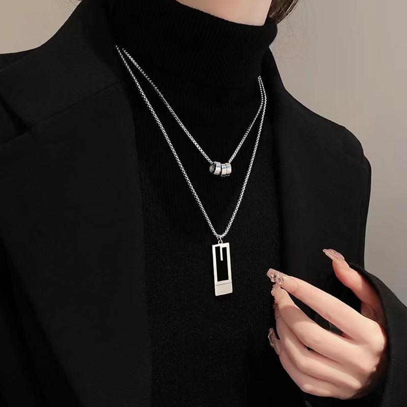 Double-Layer Square Pendant Necklace For Women Vintage Gold Color Sweater Chain Necklace Jewelry