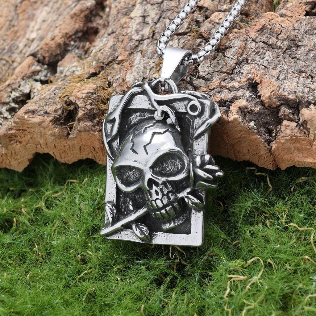 Hot Selling Personality Trend Necklace Skull Rose Shape Pendant Stainless Steel Titanium Steel Men's Fashion Holiday Gift