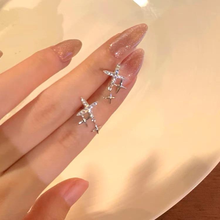 Elegant Diamond Stud Earrings - Chic, Sparkling, and Versatile Design