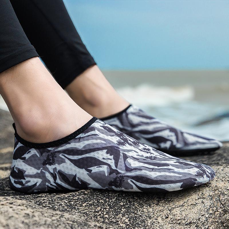 Women Men Water Barefoot Shoes Leopard Design Beach Shoes Quick Dry Hiking Sports Sandals Casual Training Shoes Light Sandals 46