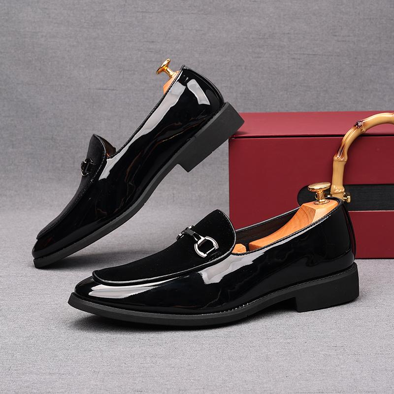 Fashion New Men's Suede Leather Loafers Pointed Black Comfort Business Flats Shoes Male Designer Homecoming Wedding Dress Footwear