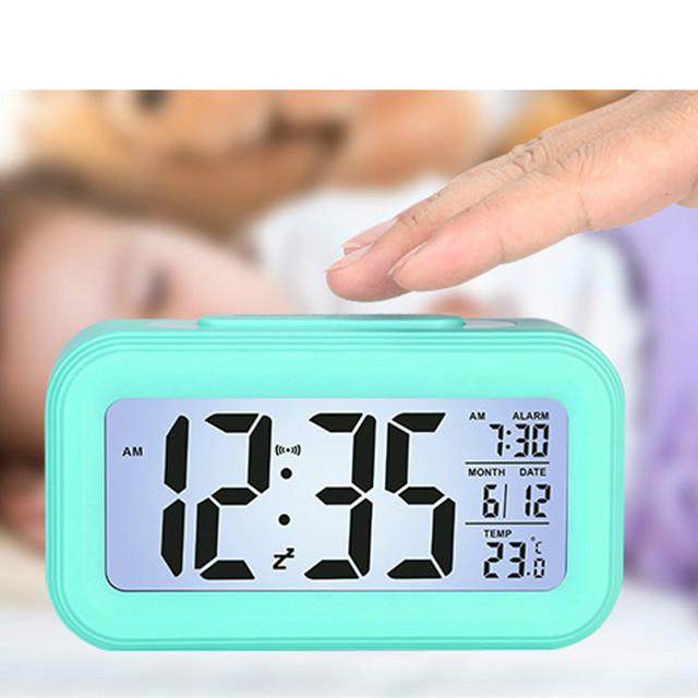 En ny generation av multifunktions digital väckarklocka LED Smart lysande klocka temperatursektion